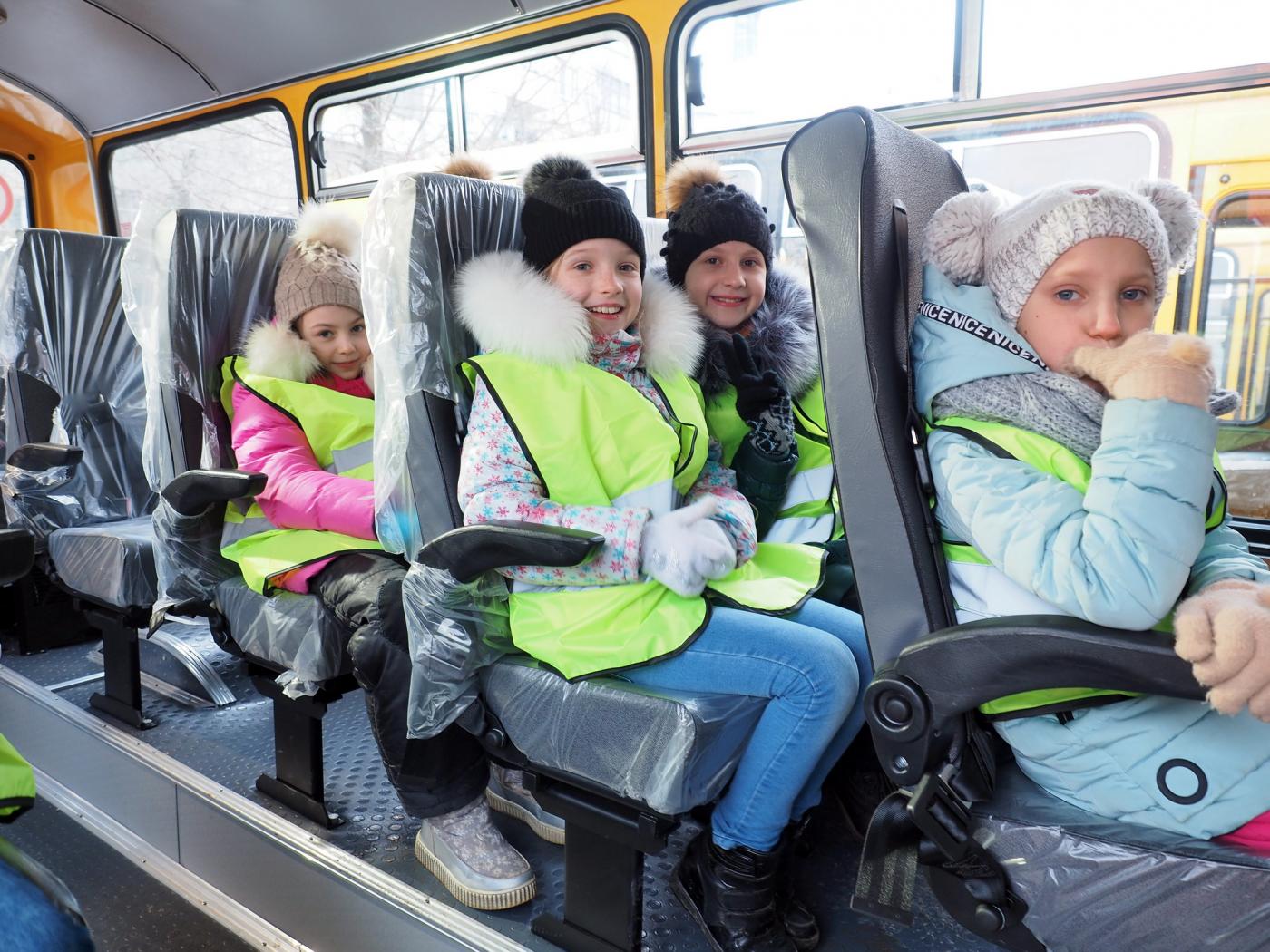 детское кресло в автобусе