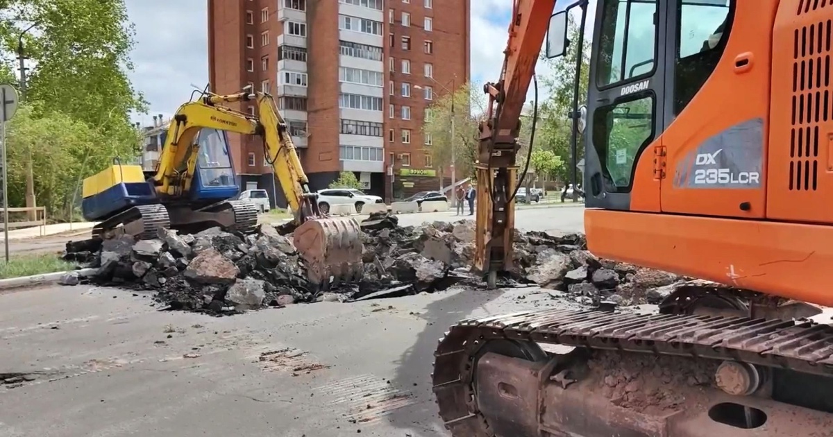 В Братске на перекрёстке улиц Мира и Курчатова начался демонтаж асфальта