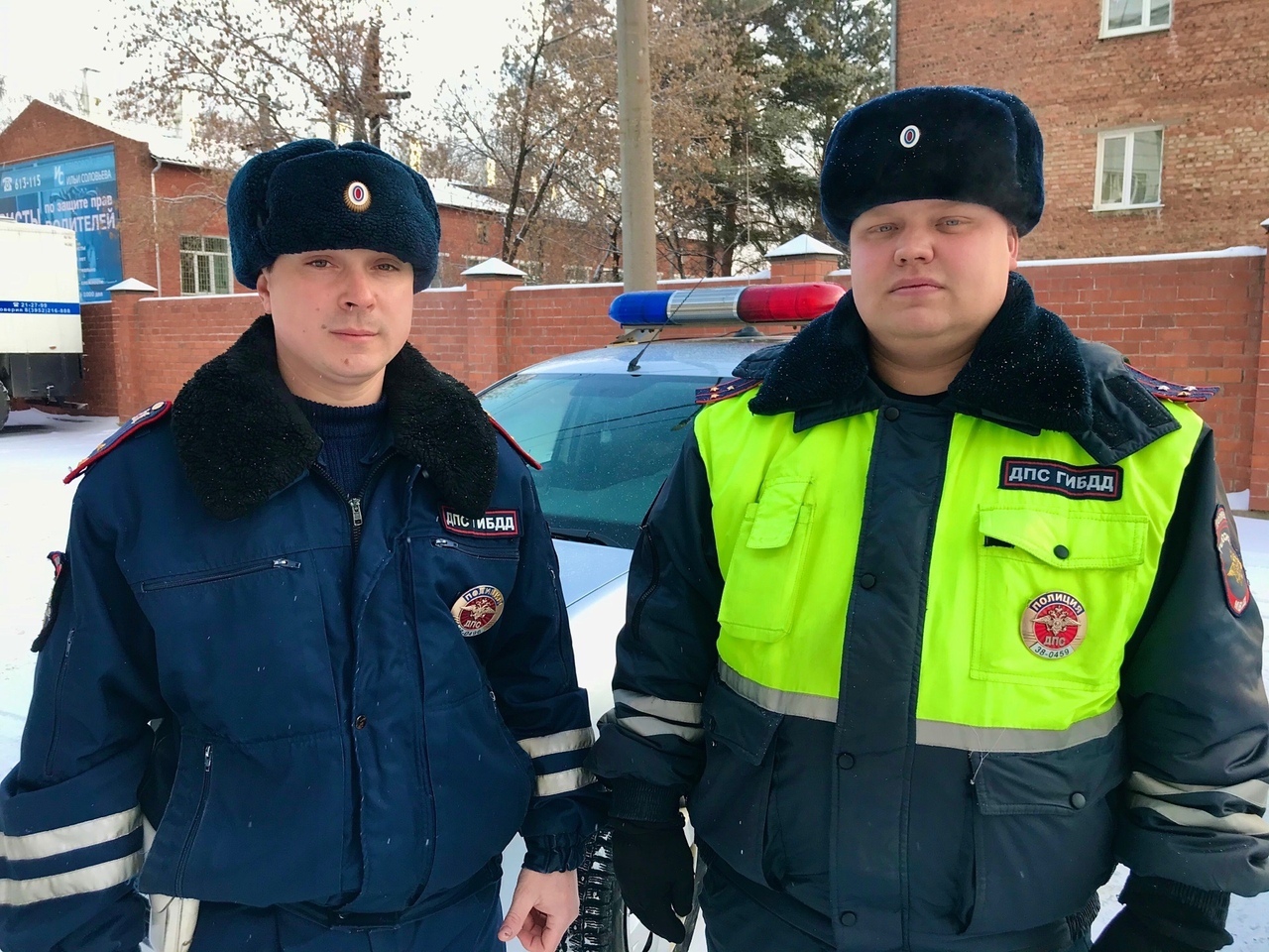 В Иркутске полицейские доставили в больницу женщину, которой стало плохо на  улице