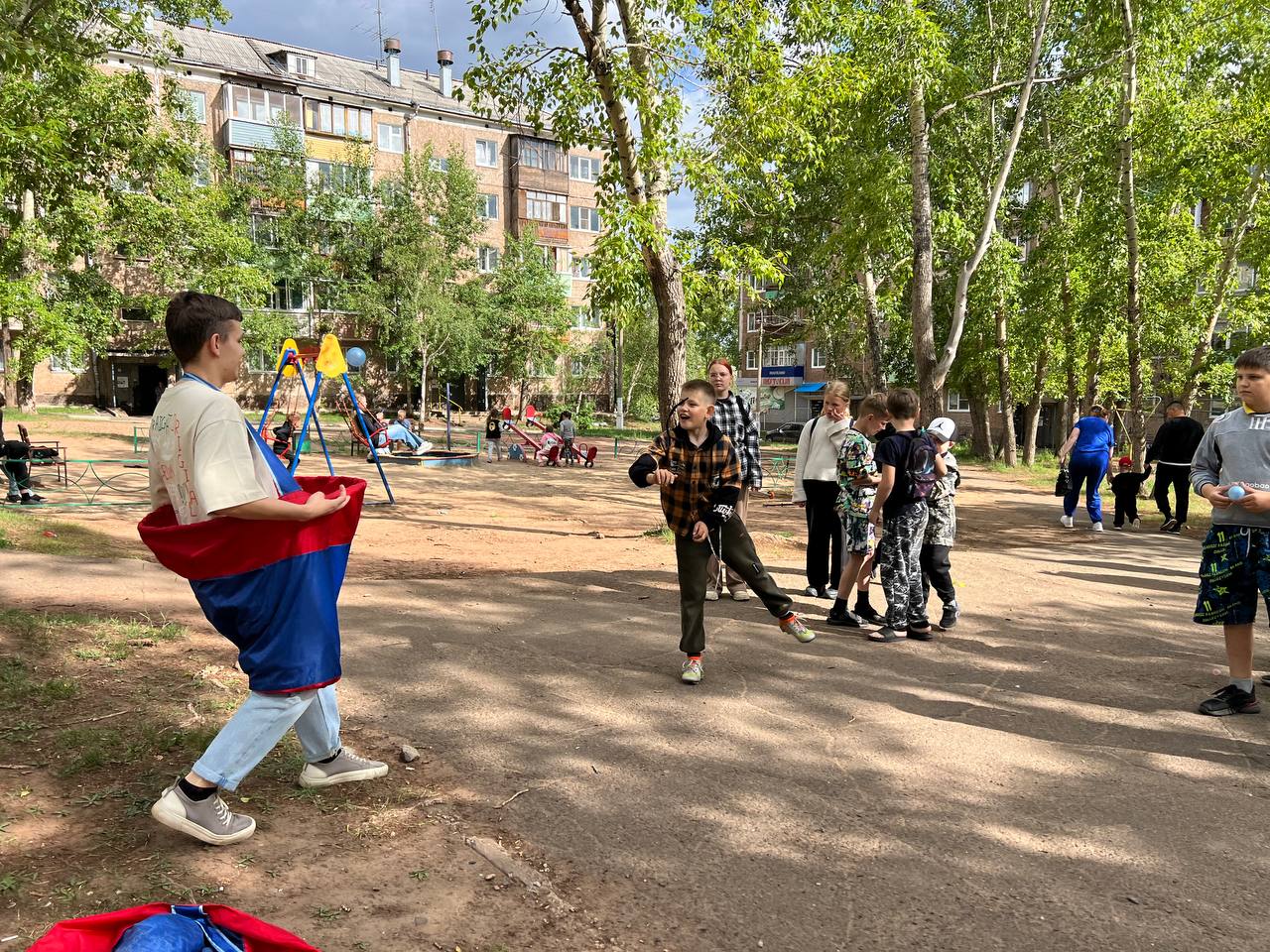 Весёлые старты» для детей проводит Братское городское отделение «Единой  России» по проекту «Детский спорт»